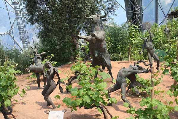 Sculptures in the biome - Eden Project