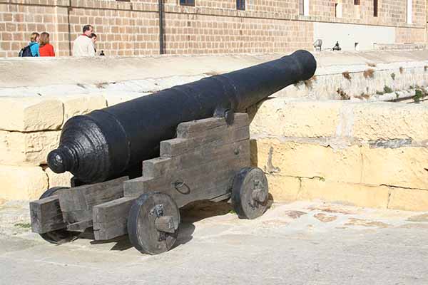 Canon at VIctoria Citadel