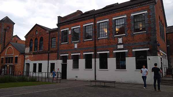Bombay Sapphire bulding