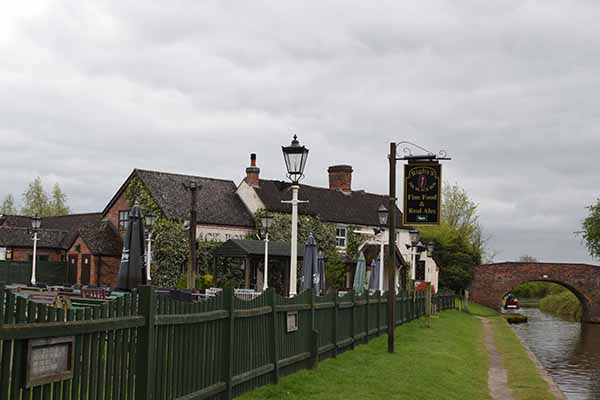 Grand Union Canal Black Boy Pub Knowle