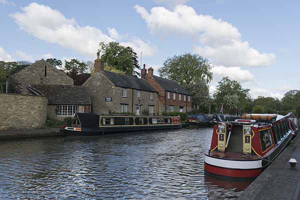 Grand Union Canal Stoke Bruerne