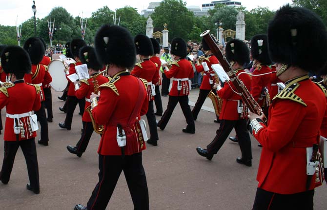 Changing the Guard , London