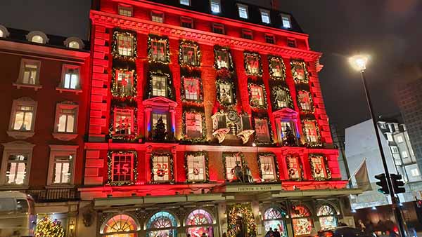 Fortnum and Mason CHristmas display